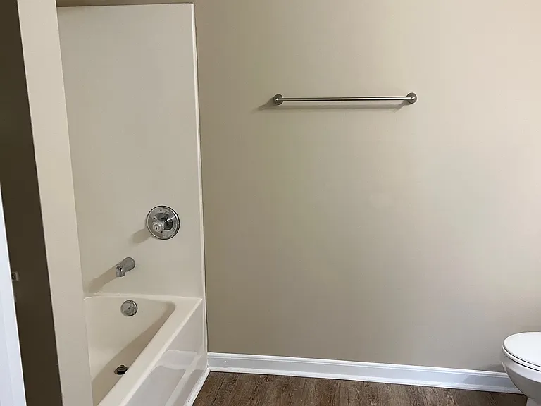 Primary bedroom in-suite bathroom