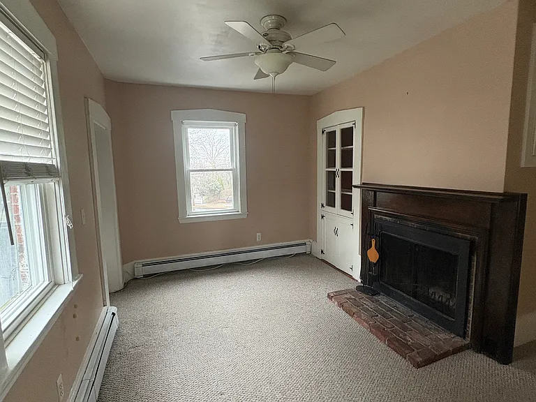 121 Sylvan St #C — Photo 4
