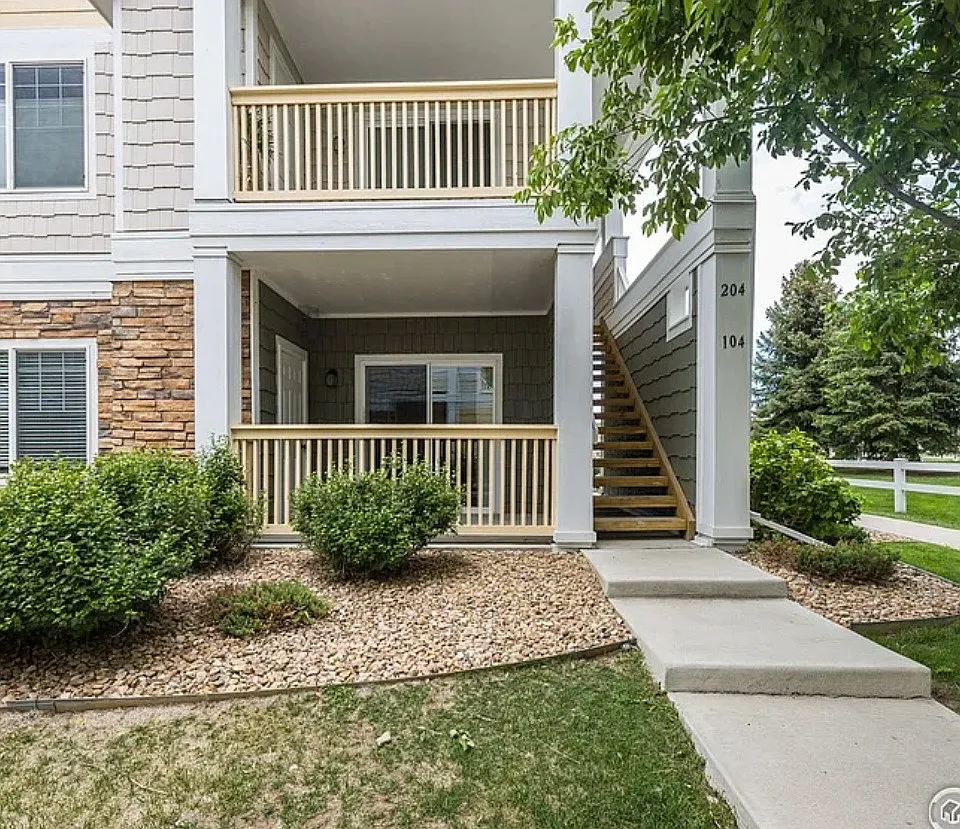 4925 Hahns Peak Dr — Photo 3