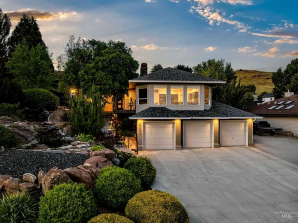 3244 E Boulder Heights Dr, Boise, ID 83712