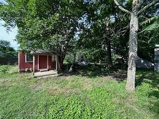 3rd image of 129 & 131 N Dunbar Ln