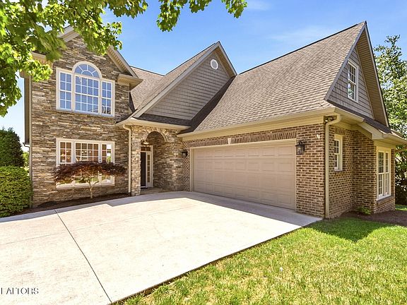 2nd image of 1833 Stone Harbor Way