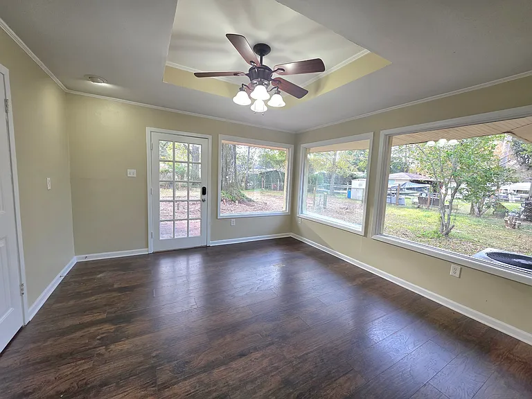 5219 Goodland Dr — Photo 7