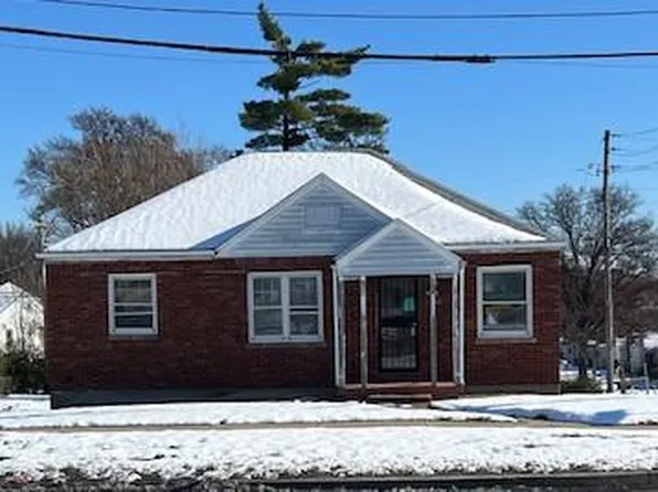 5300 Bermuda Dr, Saint Louis, MO 63121