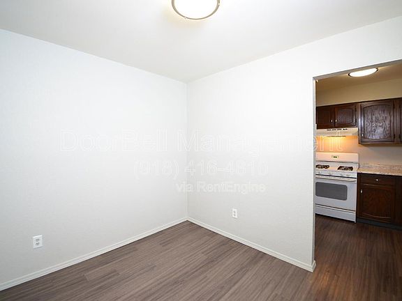 4th image of 6012 S Quincy Ave