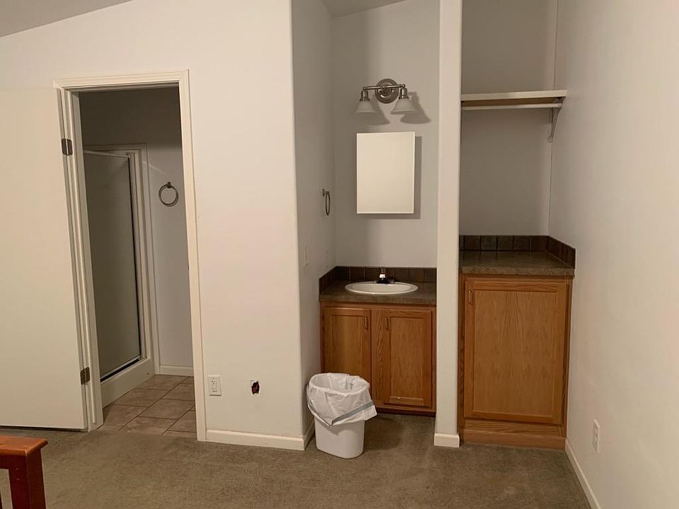 2nd image of 418-1 1st Ave E