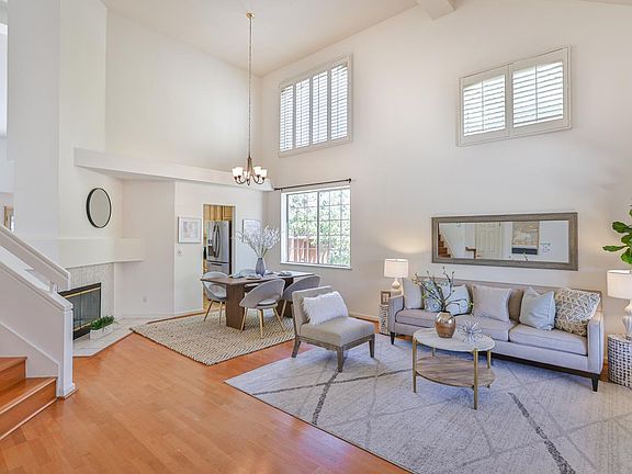 2nd image of 1002 Woodroe Ct