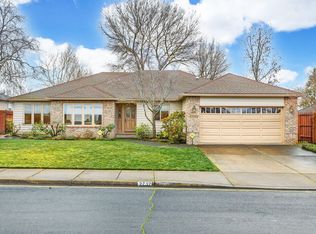 2732 Brookside Dr, Medford, OR 97504