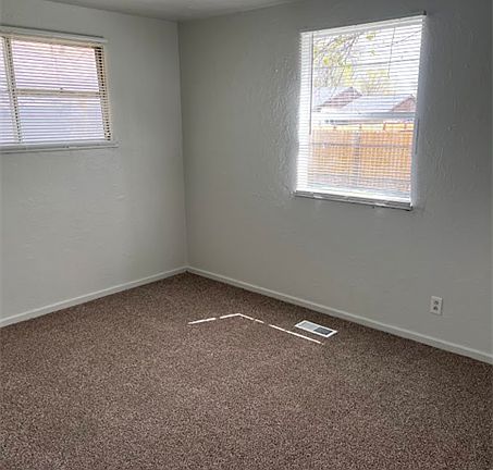 5th image of 944 Poulson St