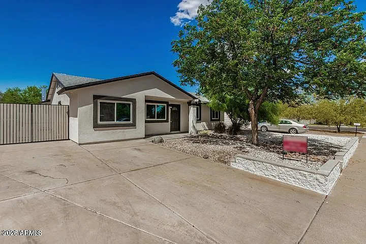 1008 W Watson Dr — Photo 4