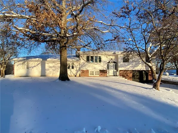 1509 S Prospect St, Gallatin, MO 64640