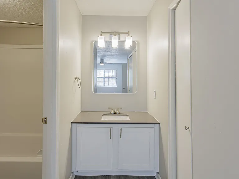 Compass Heights — Photo 17