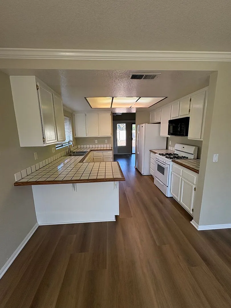 Murrieta 3 Bdr 2 Bath single family home... — Photo 4