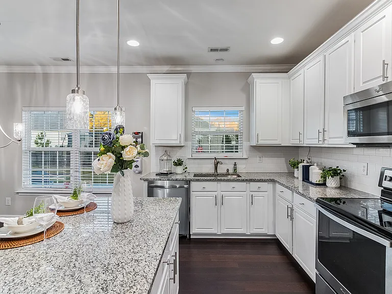 2902 Framer Ln — Photo 8