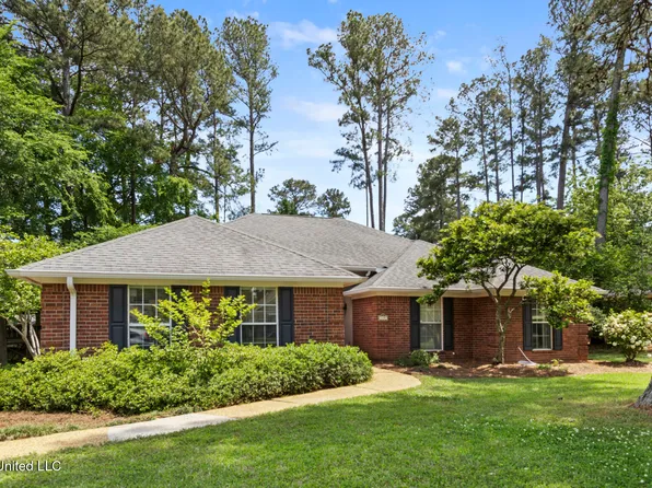 439 Shadowood Dr, Ridgeland, MS 39157