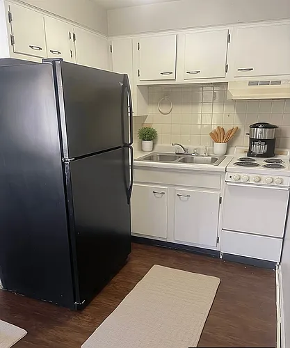 Sandalwood Apartments Photo 1