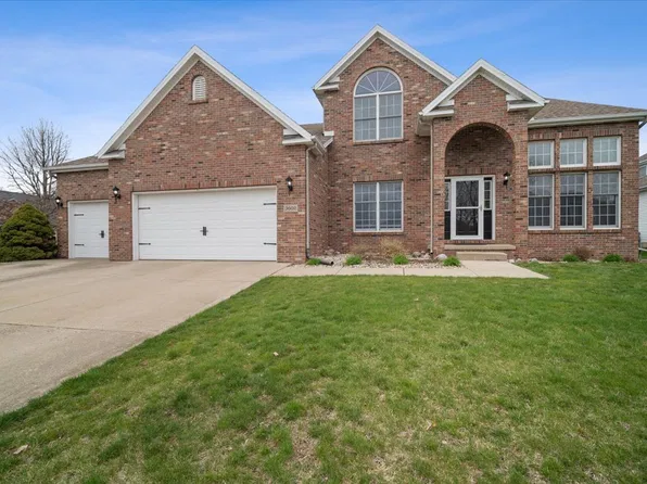 3602 Wine Way, Bloomington, IL 61704