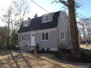 14 Ridge Rd, Shirley, NY 11967