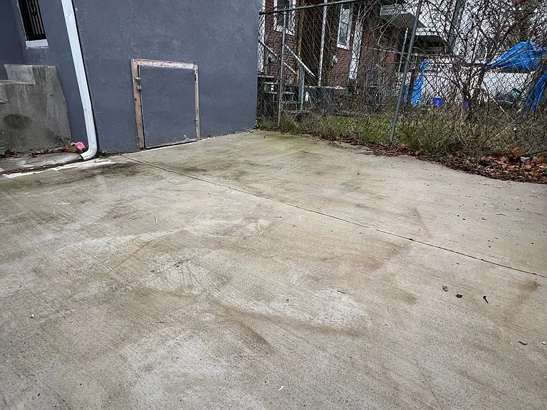 Locust St 6101 — Photo 20