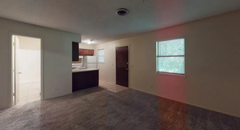 2 bed, 680 sqft, $700 — Photo 2