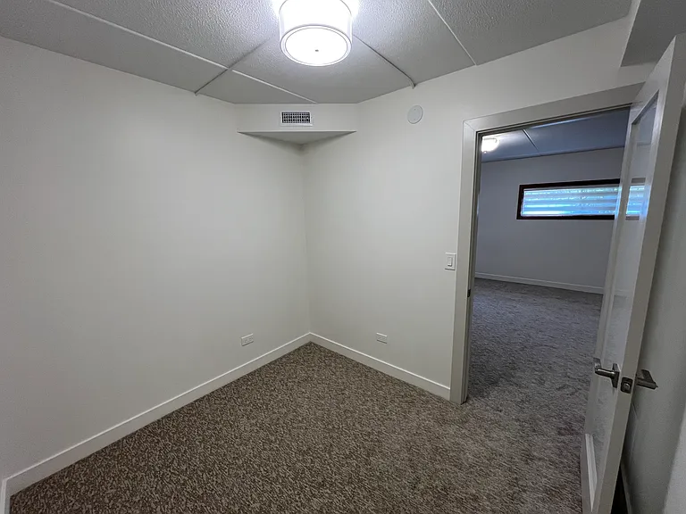 2416 W Foster Ave #1N — Photo 44