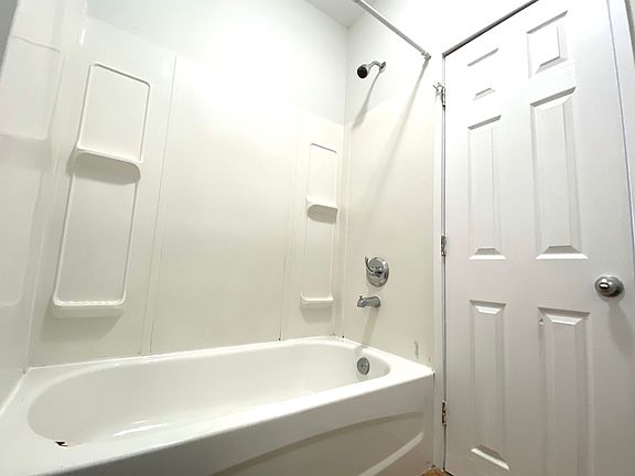 Bathroom Tub