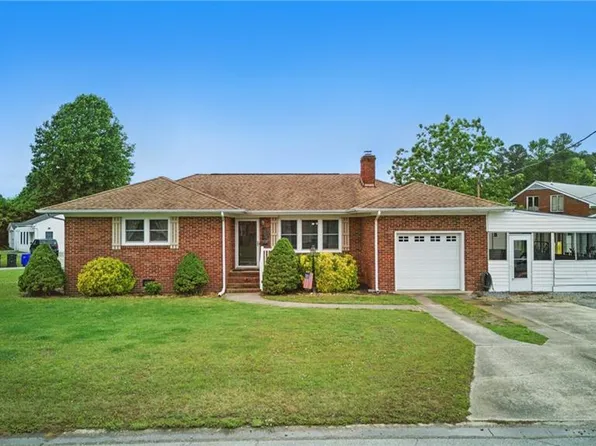 305 Edward Ave, Suffolk, VA 23434