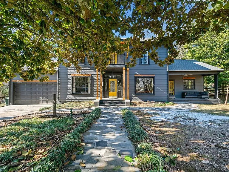 634 S Main St — Photo 2