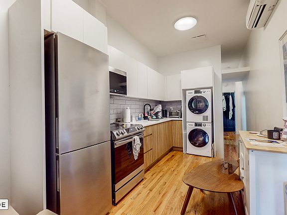 3rd image of 248 Driggs Ave APT 3L