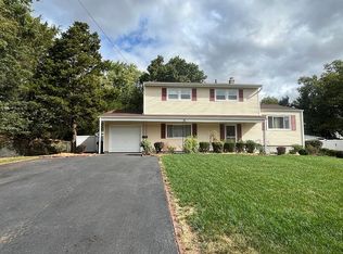 5 Grier Rd, Somerset, NJ 08873