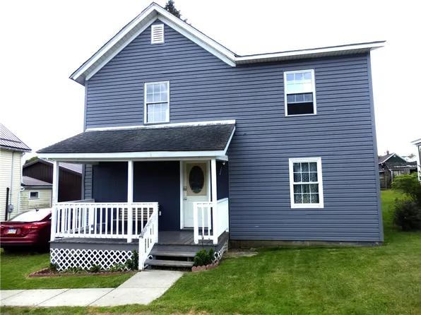 22 4th St, Cairnbrook, PA 15924