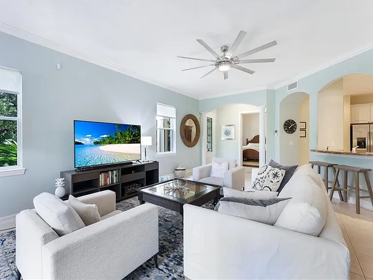 2662 Bolero Dr #10 — Photo 4