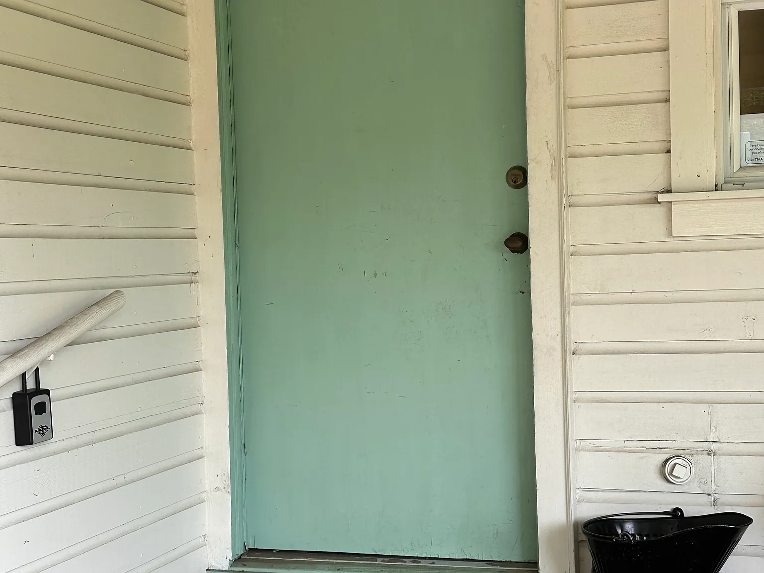 3 bed, 1952 sqft, $2,500 — Photo 3