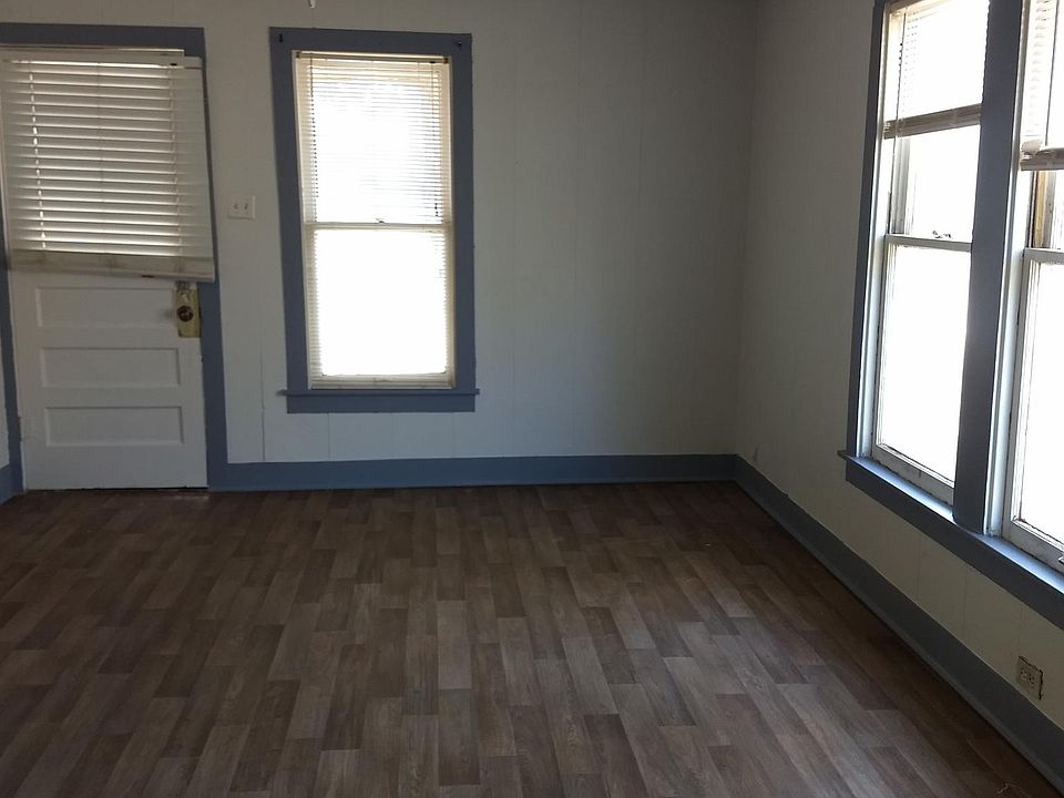 2nd image of 513 Ward St