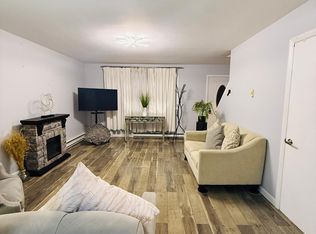 33 Van Buren Ave #A, Springfield, MA 01104