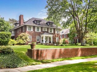 2919 Attleboro Rd, Shaker Heights, OH 44120