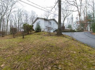 51 McVeagh Rd, Westbrook, CT 06498