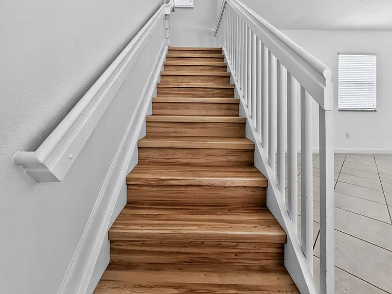 625 SW 146th Ter — Photo 10