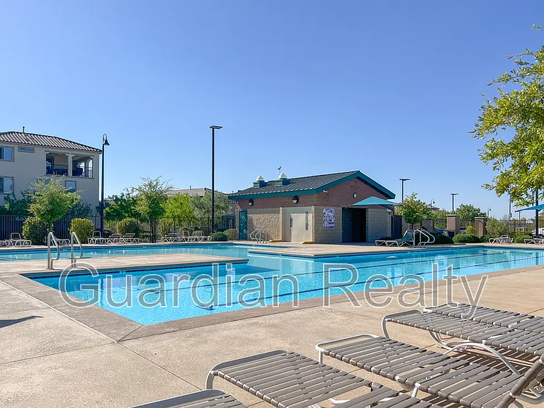 2879 Cabrillo Terrace St — Photo 2