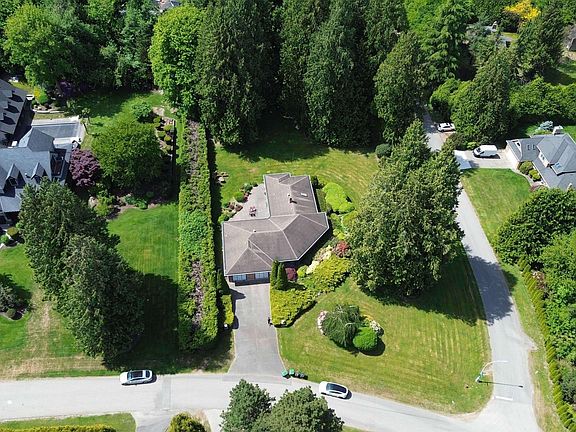 4th image of 3039 163rd St