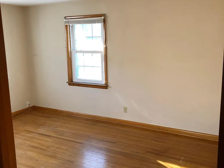 879 Genesee Ave NE #2 — Photo 5