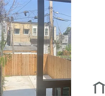 2003 N Monroe St — Photo 22