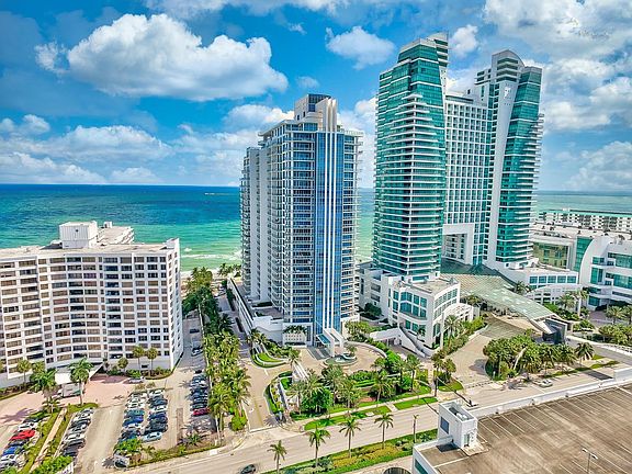 Home For Sale In Diplomat