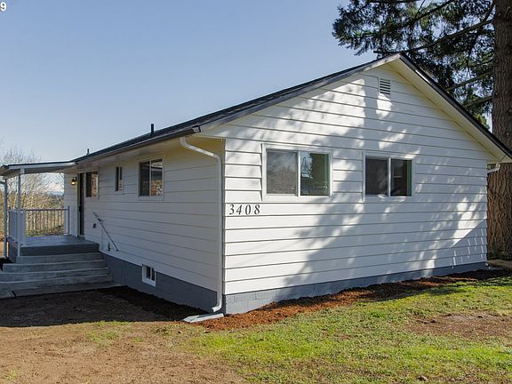 3rd image of 3408 E McLoughlin Blvd