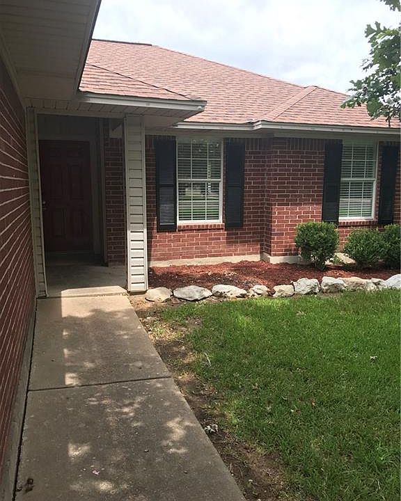 1st image of 501 Amaryllis Ave
