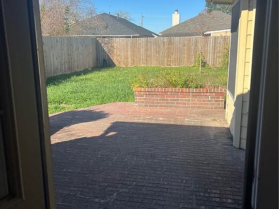 3rd image of 8110 Catalpa St