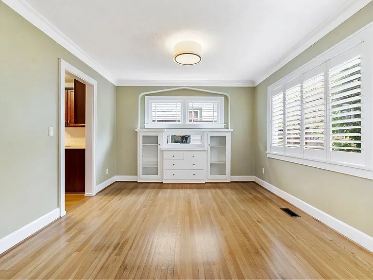 2605 NE 35th Ave — Photo 8