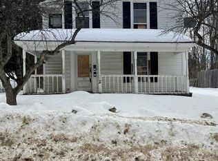15 Maple St, Dexter, ME 04930