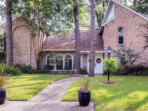 2nd image of 822 Thornbranch Dr