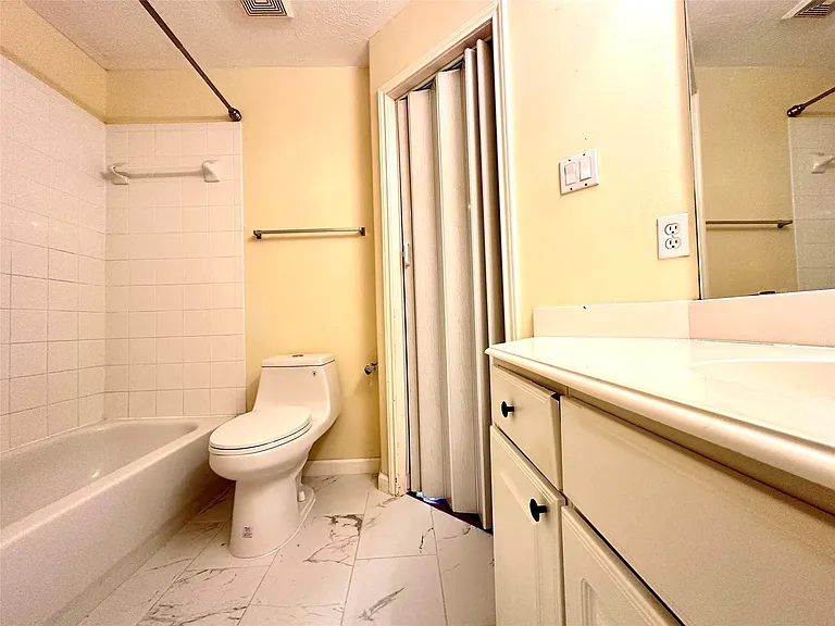 2710 Grants Lake Blvd #L7 — Photo 19